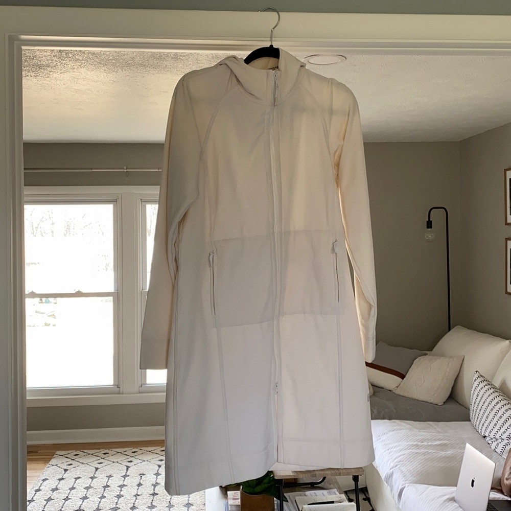 Like new lululemon rain coat